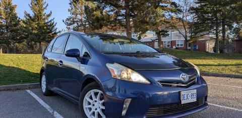Toyota Prius v 2013