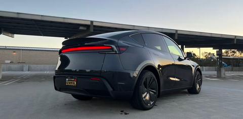 Tesla Model Y 2026