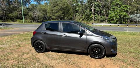 Toyota YARIS 2016