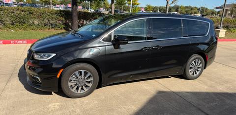 Chrysler Pacifica 2023