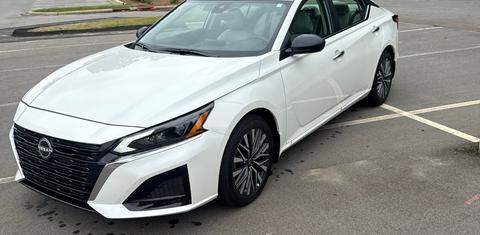 Nissan Altima 2025