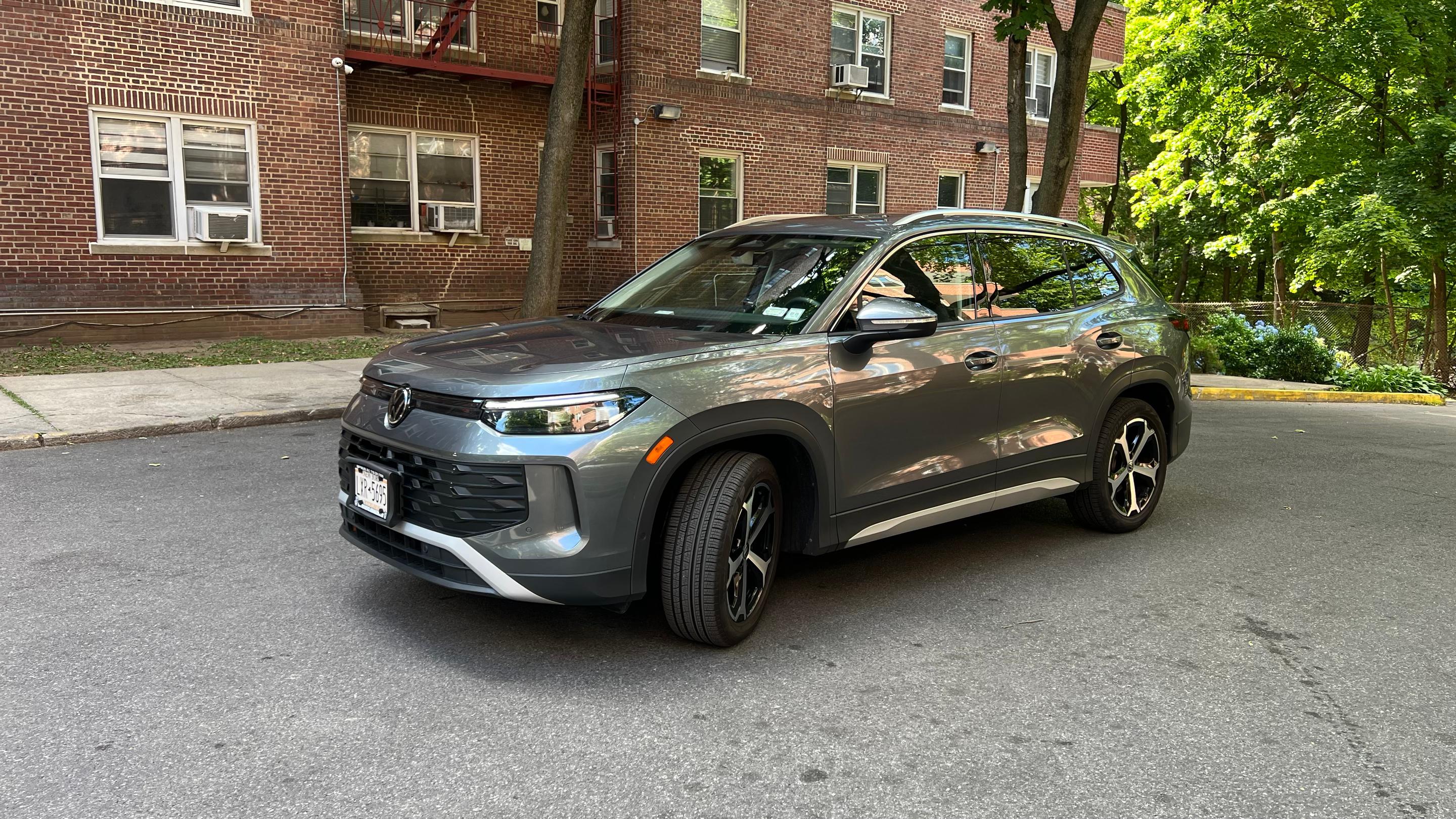 Volkswagen Tiguan 2025 in Brooklyn, NY