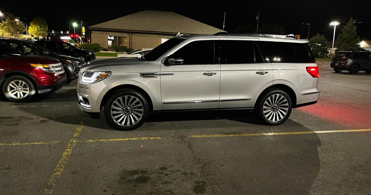 Lincoln Navigator 2018 rental in Pittsburgh, PA by Dominique R. Turo