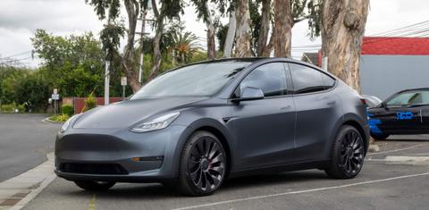 Tesla Model Y 2025