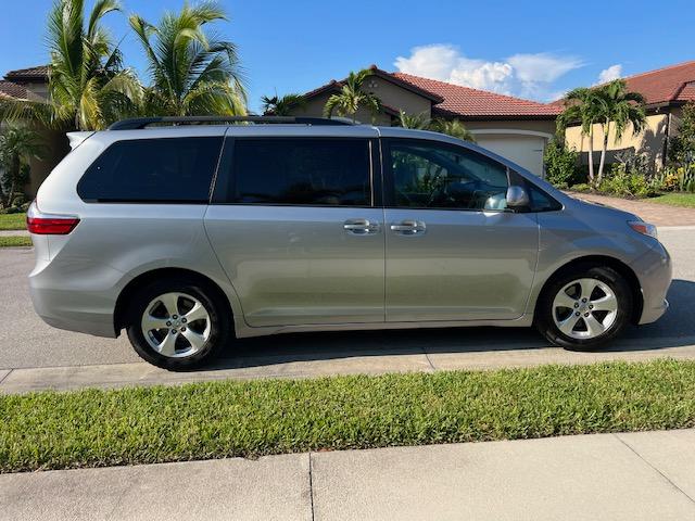 Toyota Sienna 2017 in Naples, FL