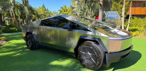 Tesla Cybertruck 2026
