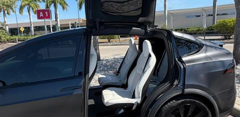 Tesla Model X 2023
