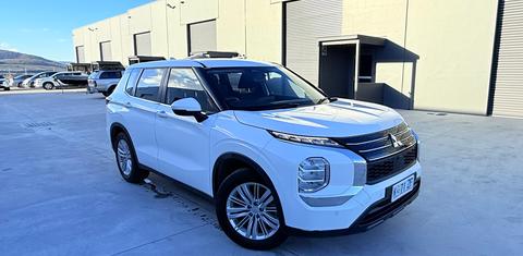 Mitsubishi OUTLANDER 2023