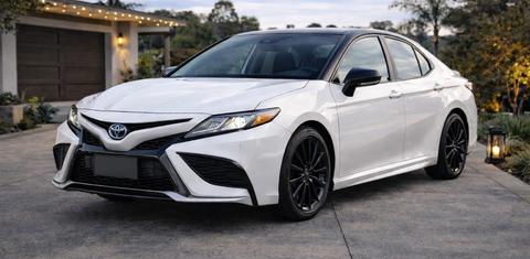 Toyota Camry Hybrid 2022