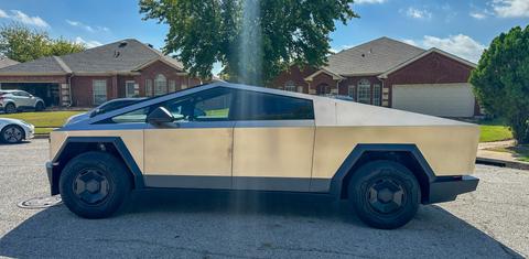Tesla Cybertruck 2025