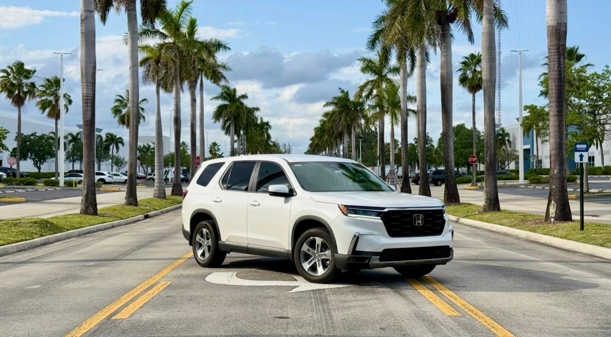 Honda Pilot 2024 in Hallandale Beach, FL