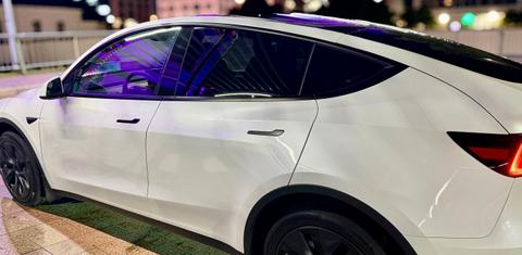 Tesla Model Y 2025