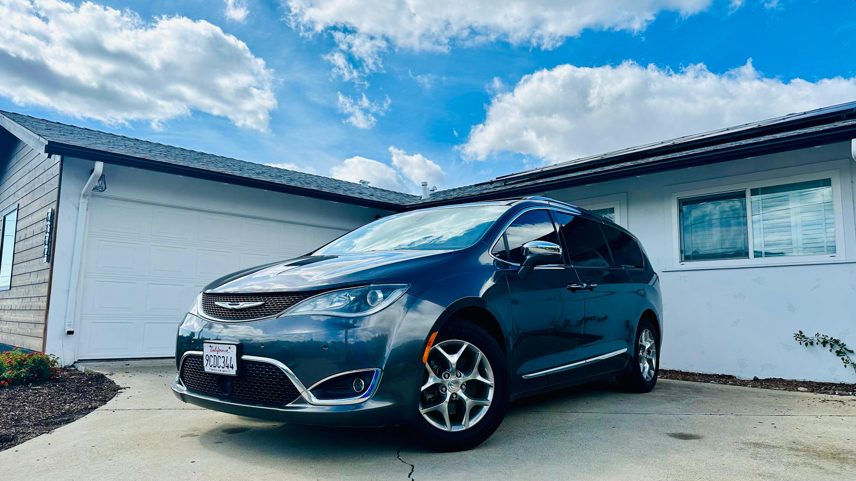 Chrysler Pacifica 2017 in San Diego, CA