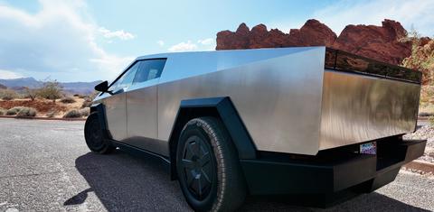 Tesla Cybertruck 2025