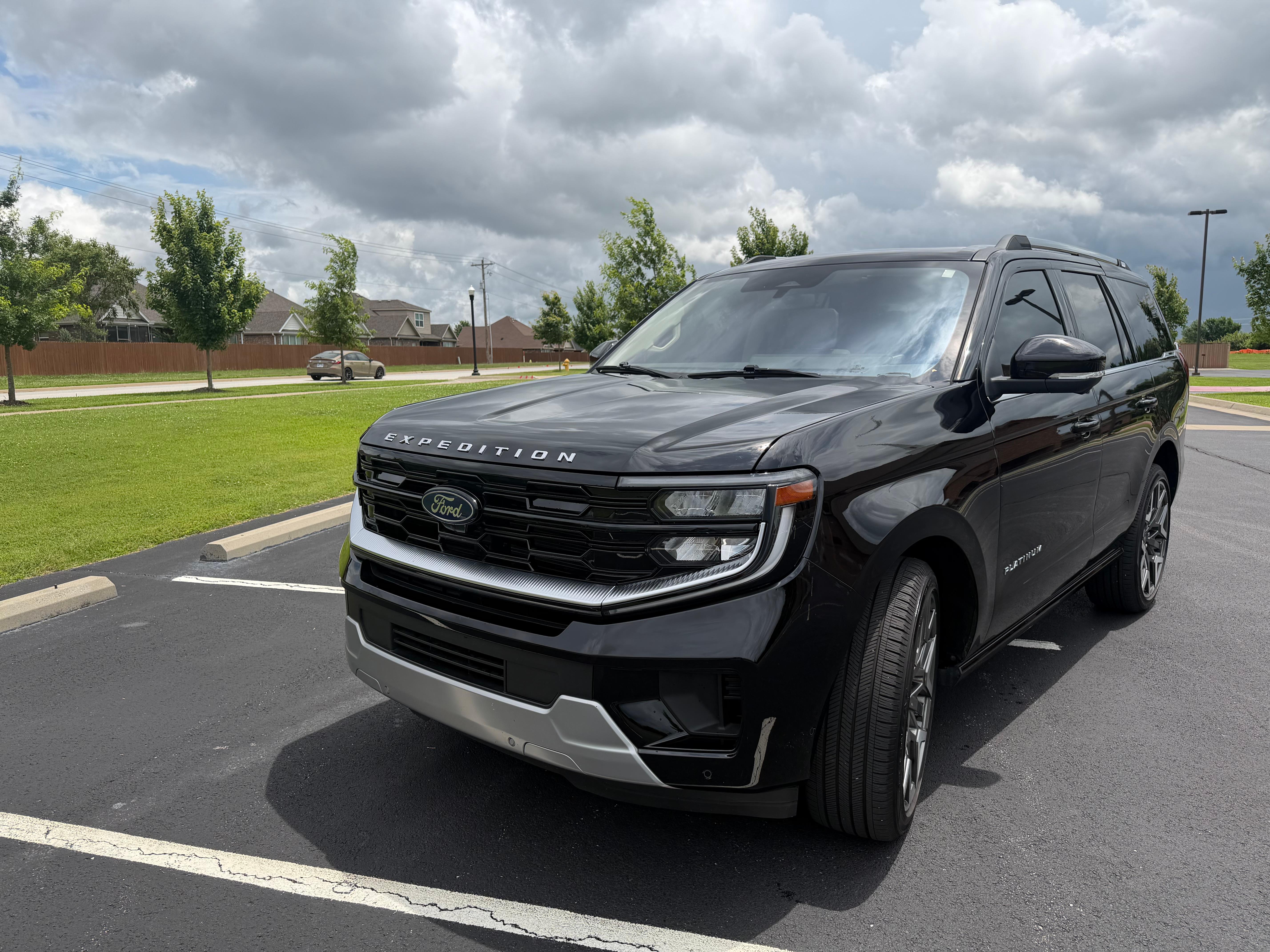 Ford Expedition 2025 in Bentonville, AR