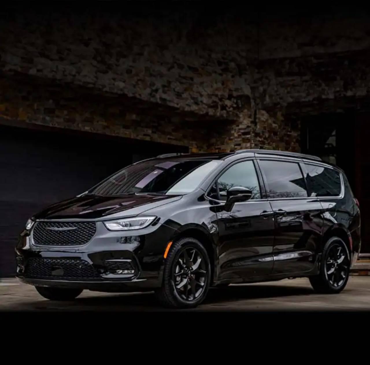 Chrysler Pacifica 2024 in Atlanta, GA