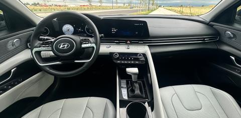 Hyundai Elantra Hybrid 2023