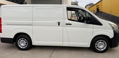 Toyota HIACE 2026
