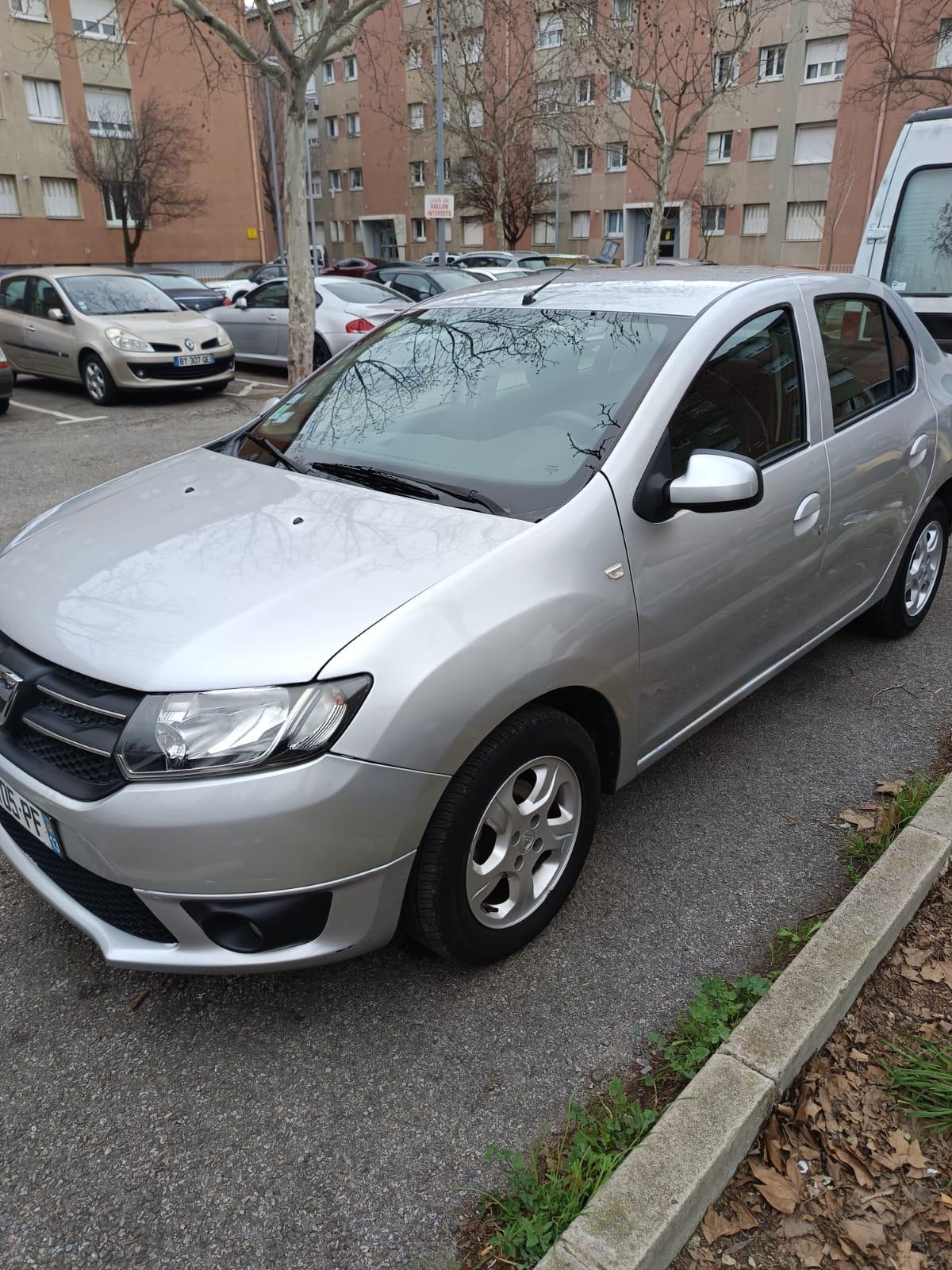 Dacia LOGAN 2015 à Marignane