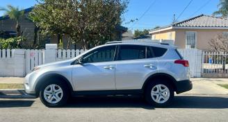 Toyota RAV4 2014 — Options de location de fourgonnettes à Irvine, CA