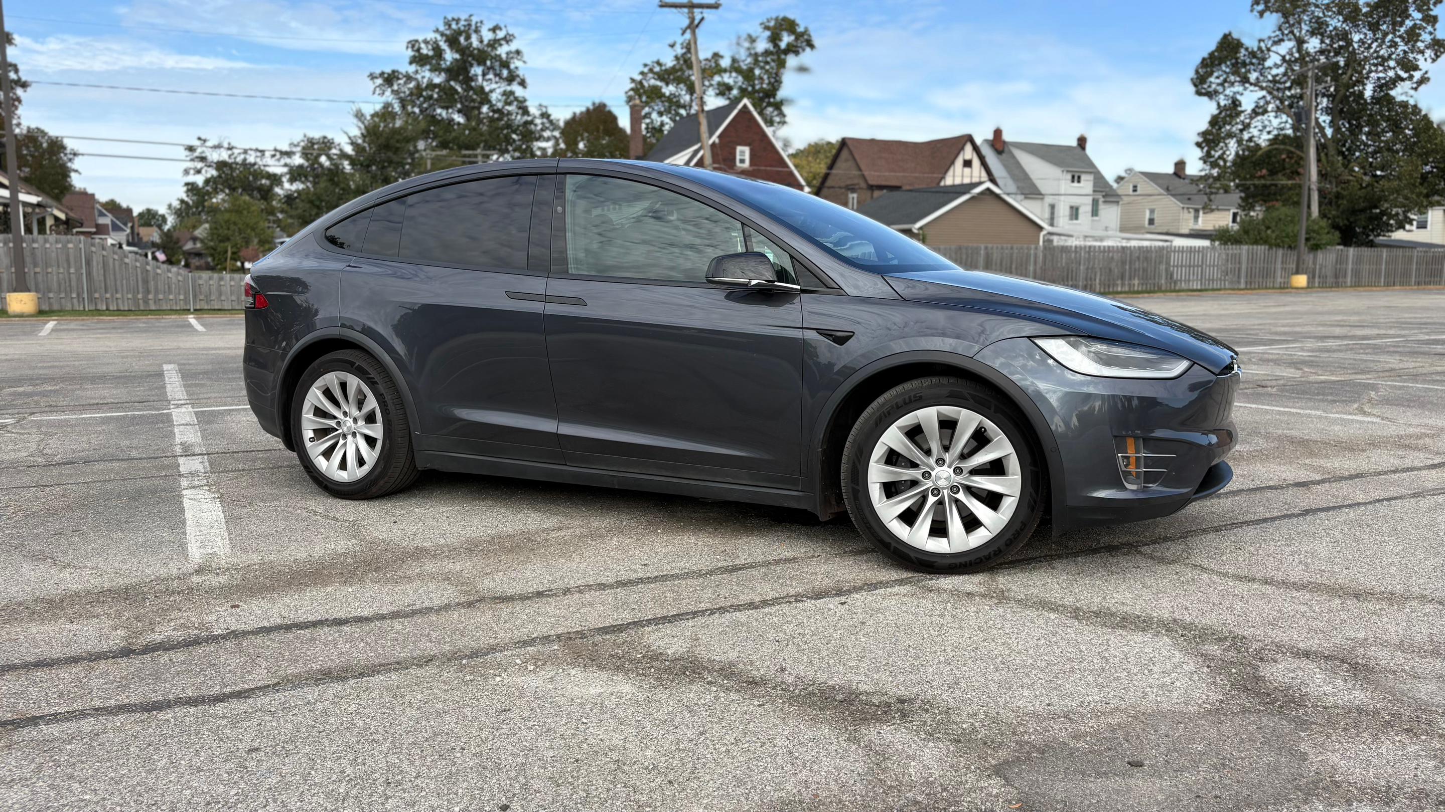 Tesla Model X 2018 in Lakewood, OH