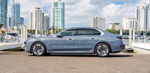 BMW i7 2024