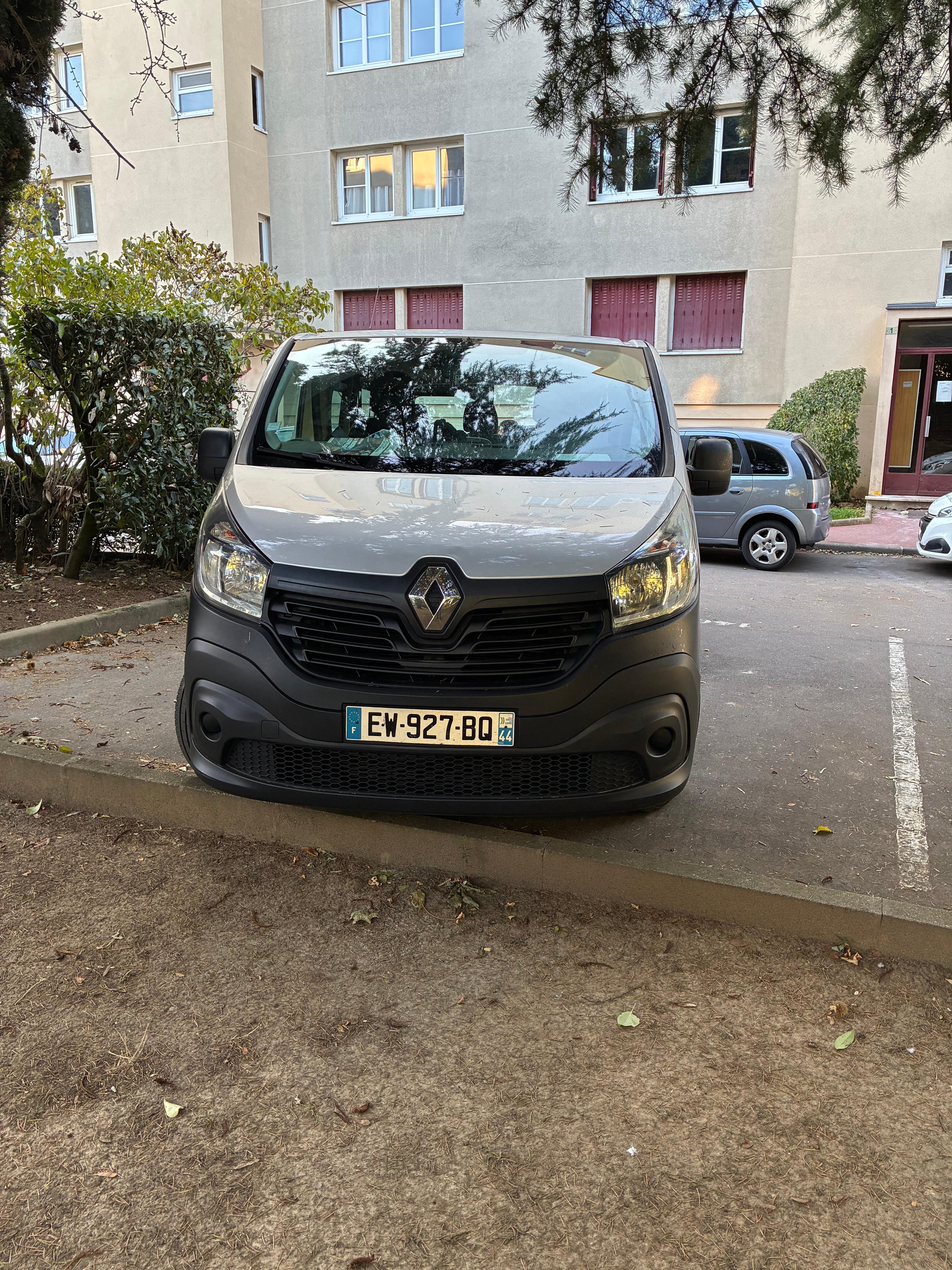 Renault TRAFIC III 2018 à Cachan