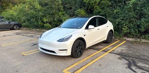 Tesla Model Y 2024