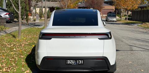 Tesla MODEL Y 2026