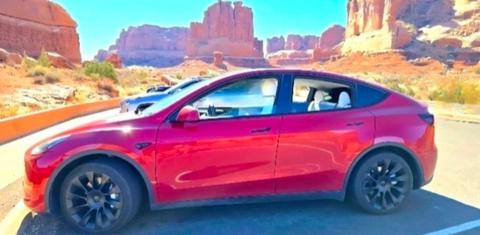 Tesla Model Y 2023
