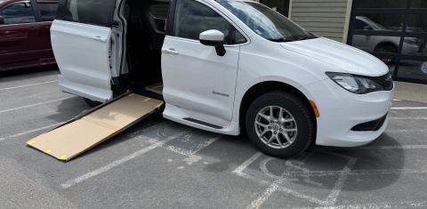 Chrysler Grand Caravan 2023