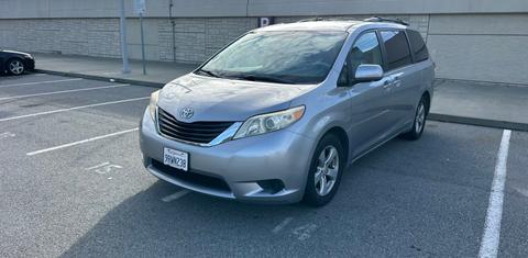 Toyota Sienna 2012