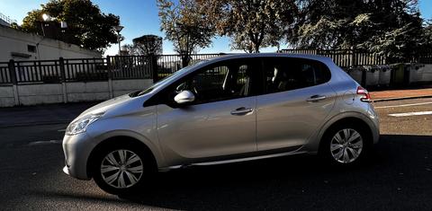 Peugeot 208 2014