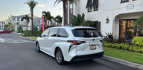 Toyota Sienna 2025