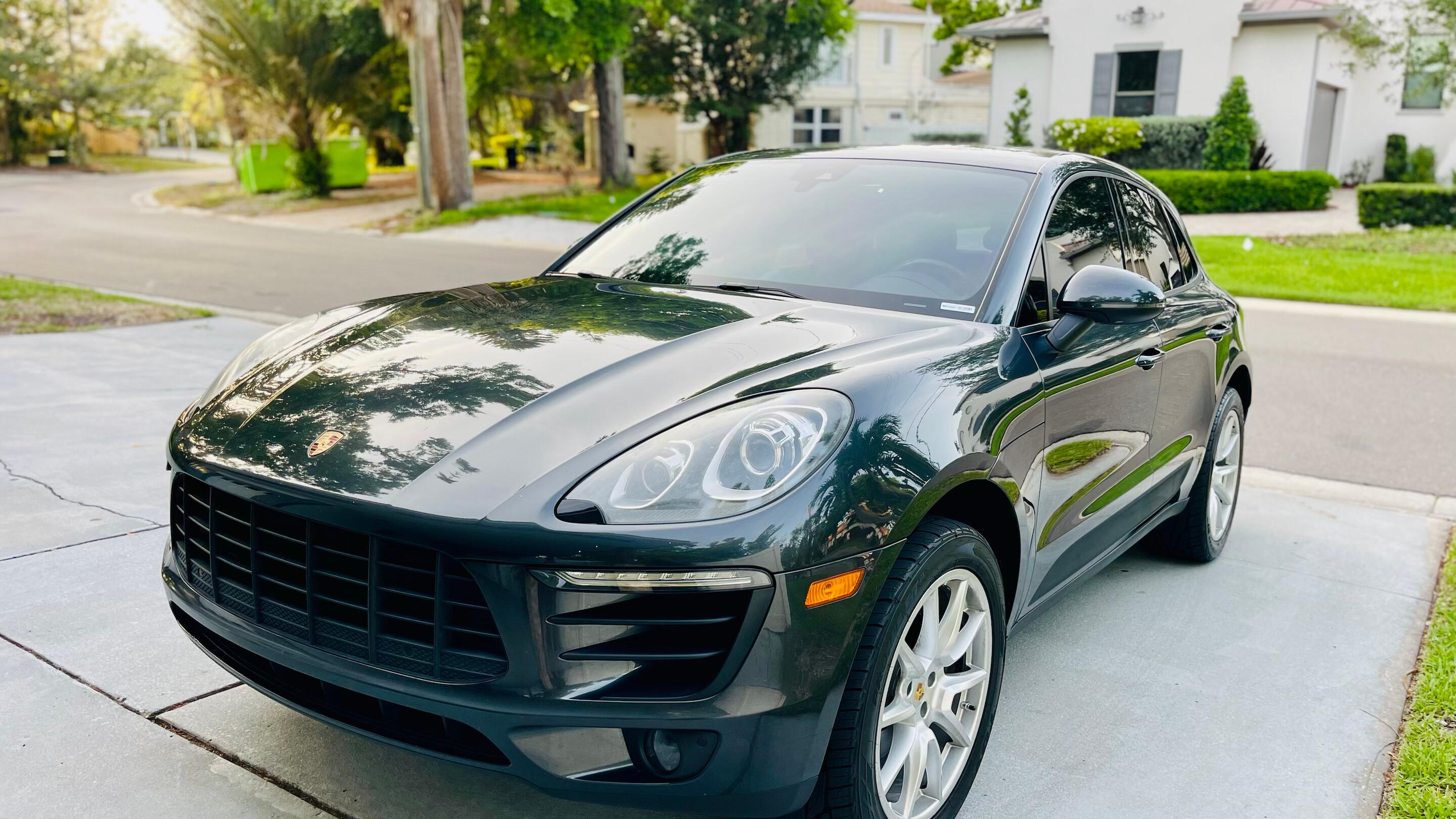 Porsche Macan 2017 in Tampa, FL