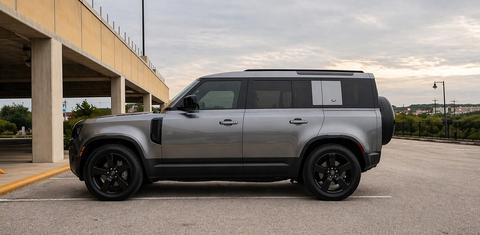 Land Rover Defender 2024