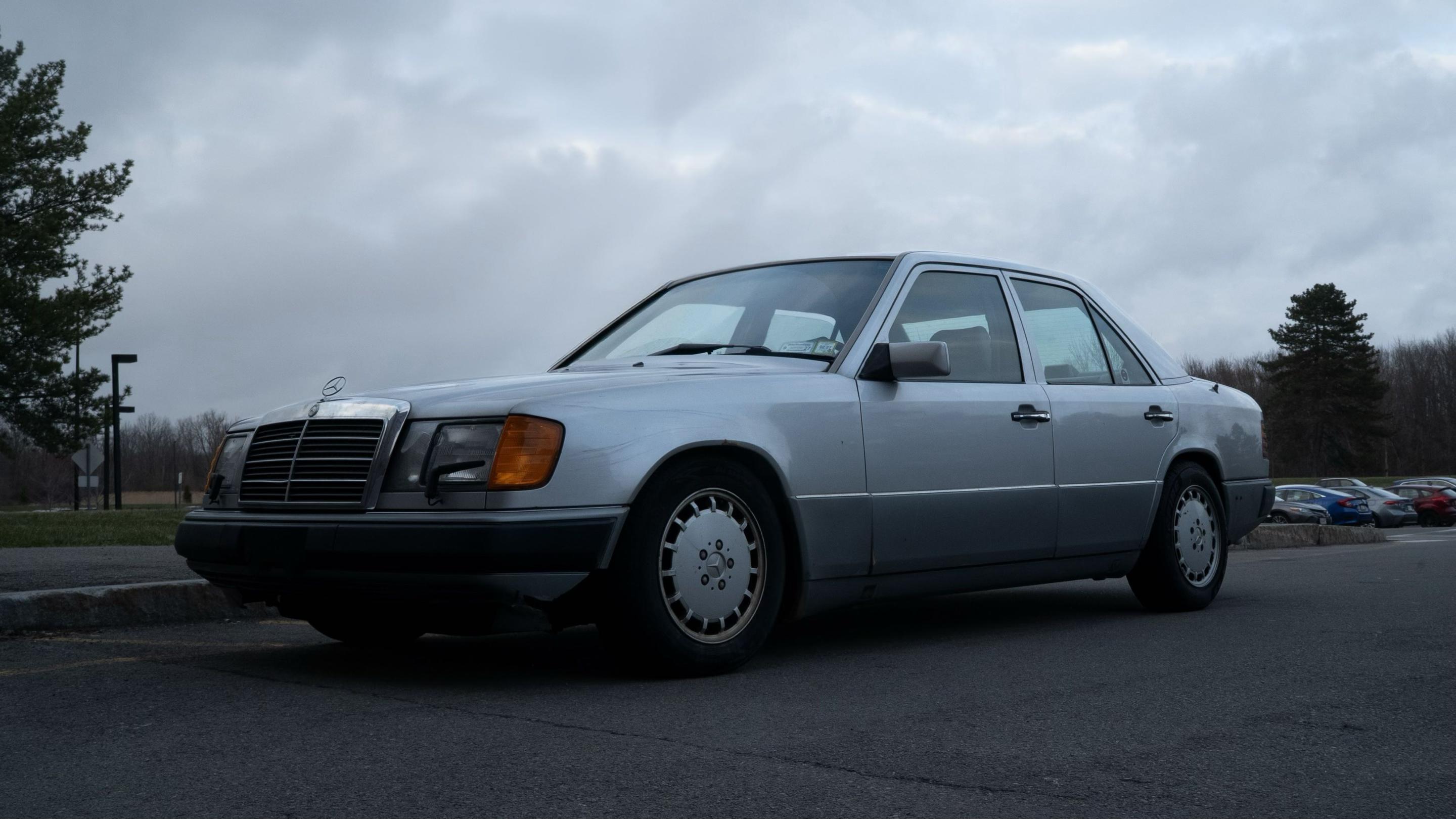Mercedes-Benz E300 1991 in Rochester, NY