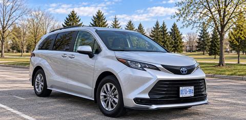 Toyota Sienna 2025