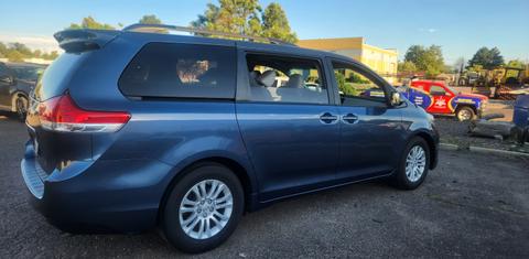 Toyota Sienna 2013