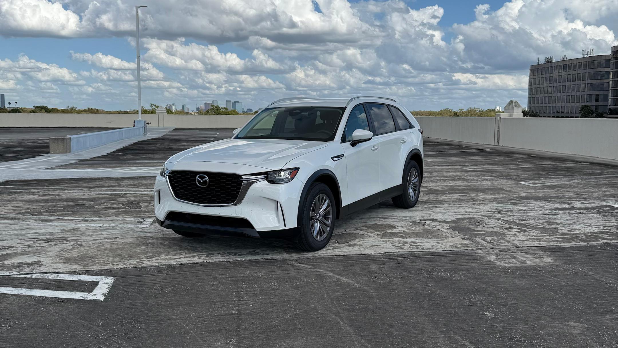 レンタカー Mazda CX-90 2026 rental in Tampa, FL by Vivid Rentals | Turo