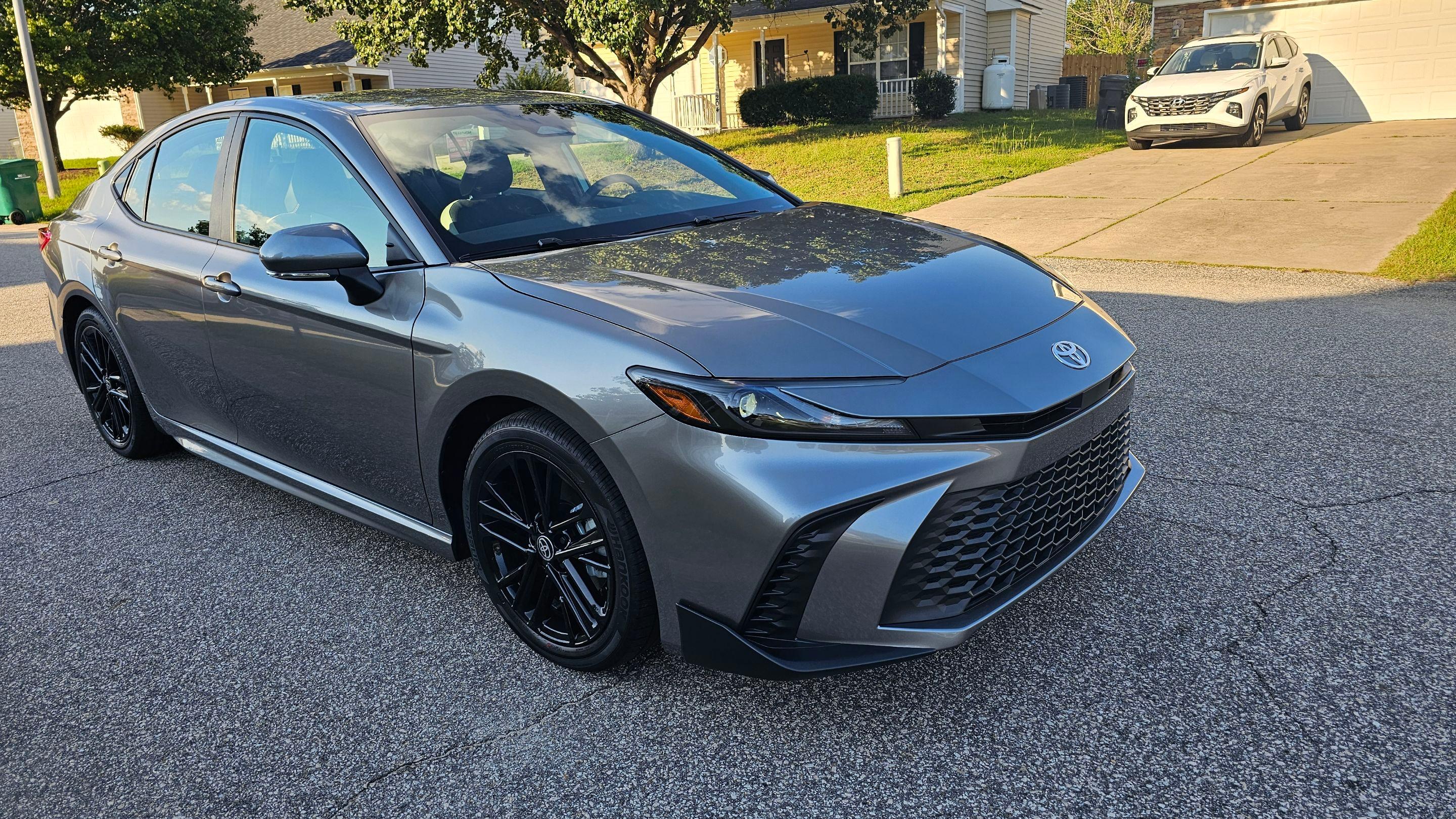 Toyota Camry Hybrid 2025 in Fayetteville, NC