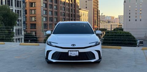 Toyota Camry Hybrid 2025