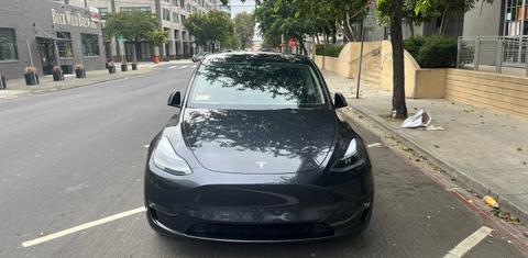 Tesla Model Y 2024