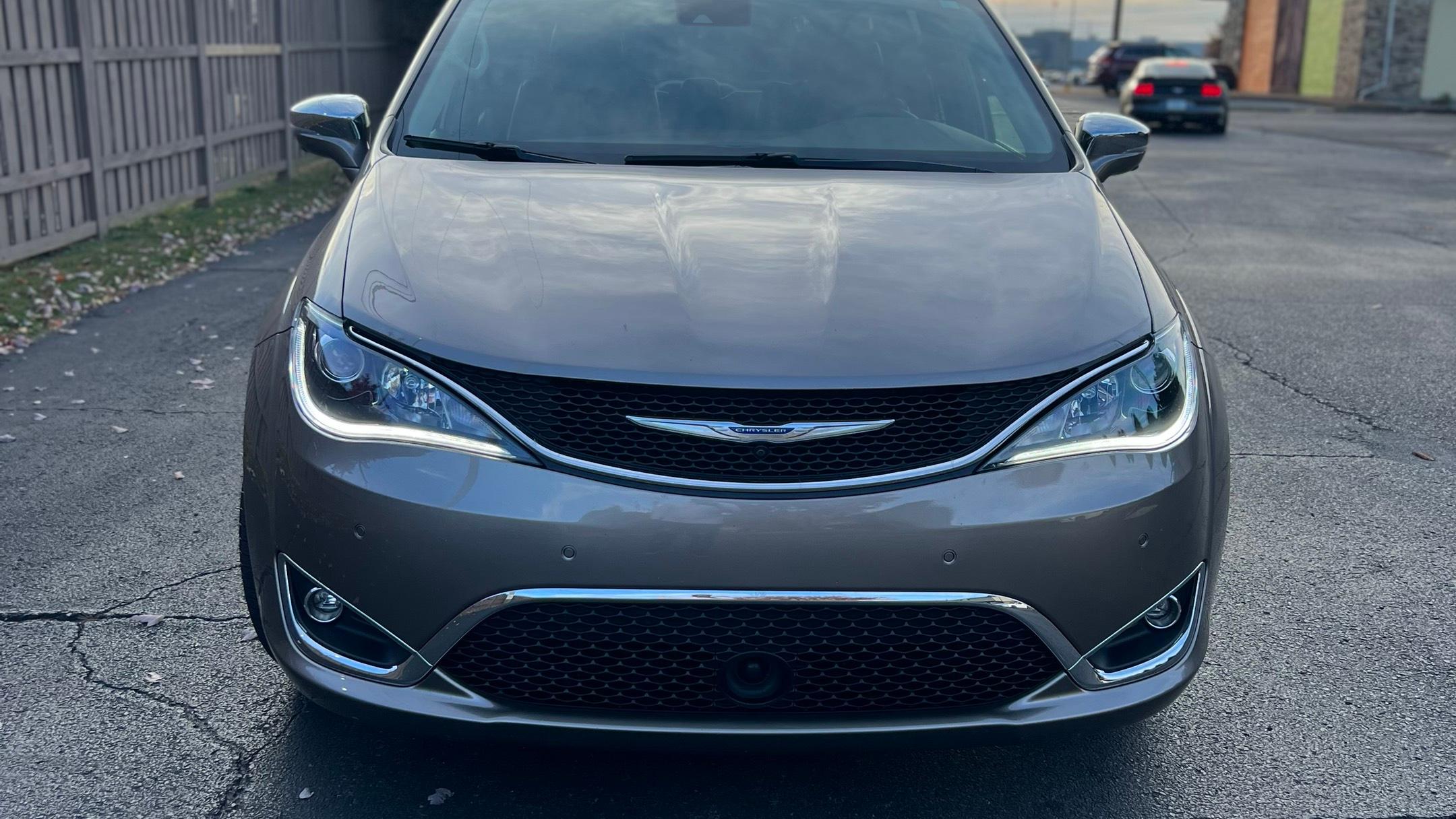 Chrysler Pacifica 2017 in Raytown, MO
