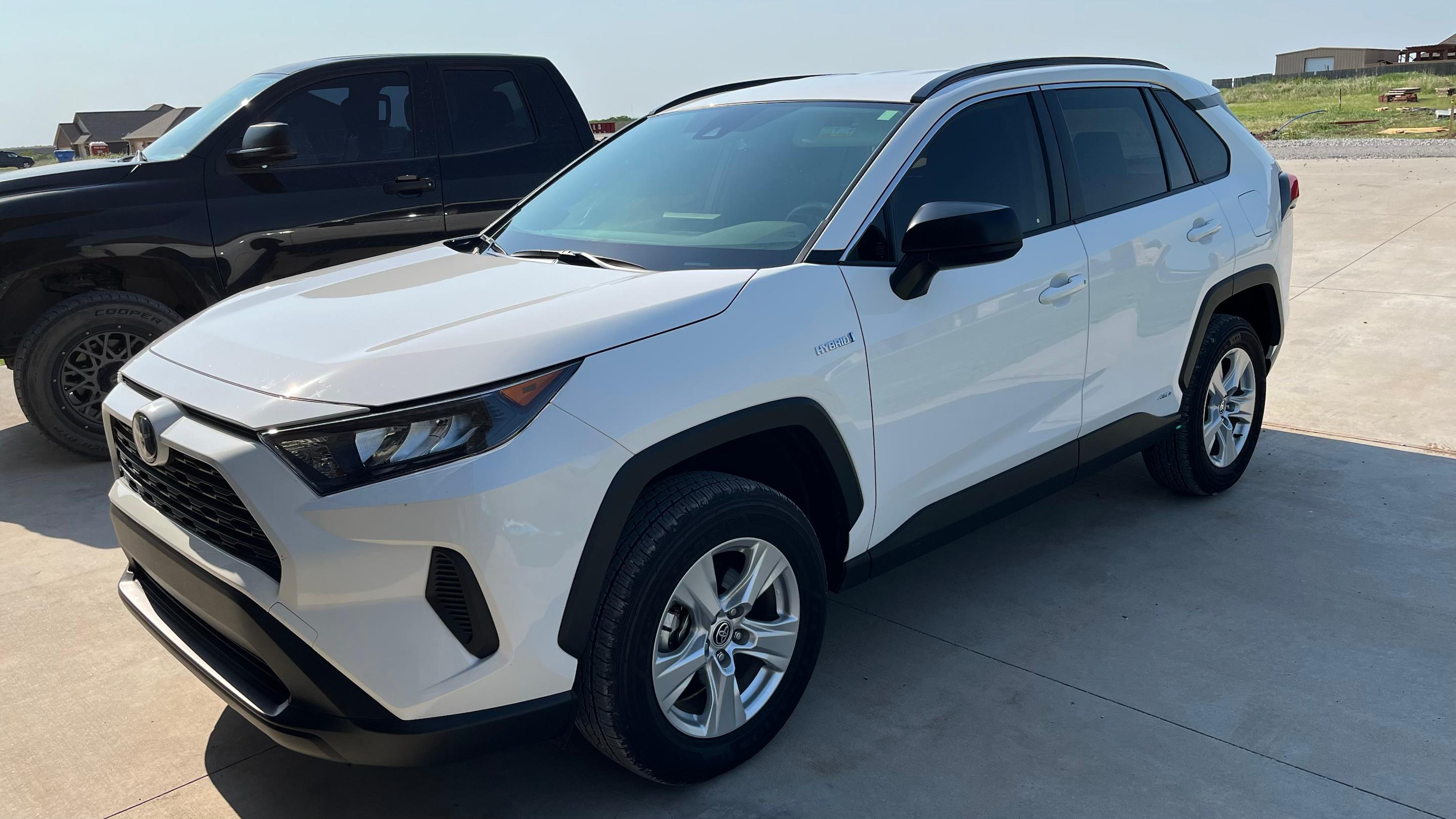 Toyota RAV4 Hybrid 2021 in Cache, OK