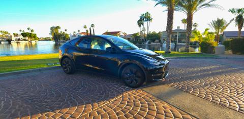 Tesla Model Y 2025