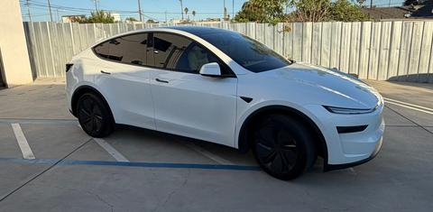 Tesla Model Y 2026