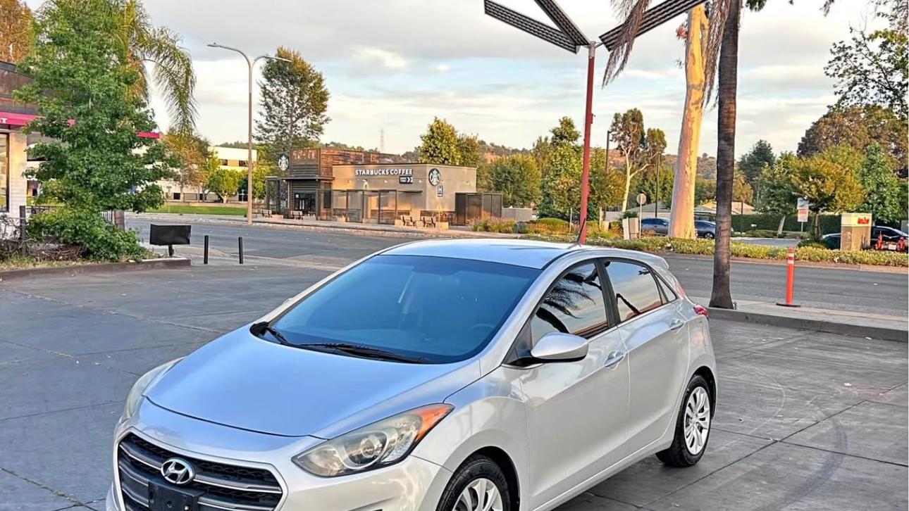 Hyundai Elantra GT 2017 in 