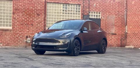 Tesla Model Y 2025