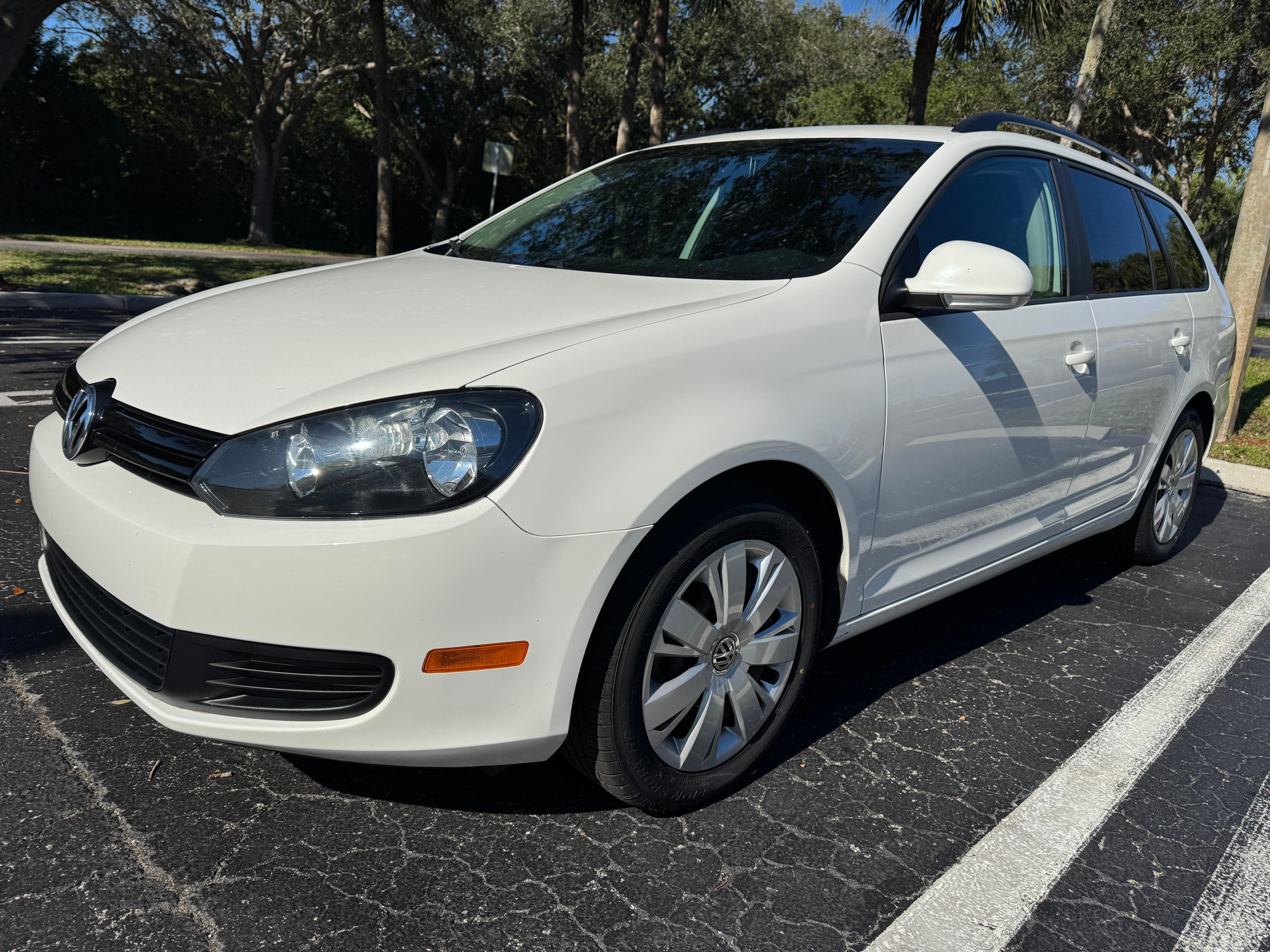 Volkswagen Jetta SportWagen 2013 in 
